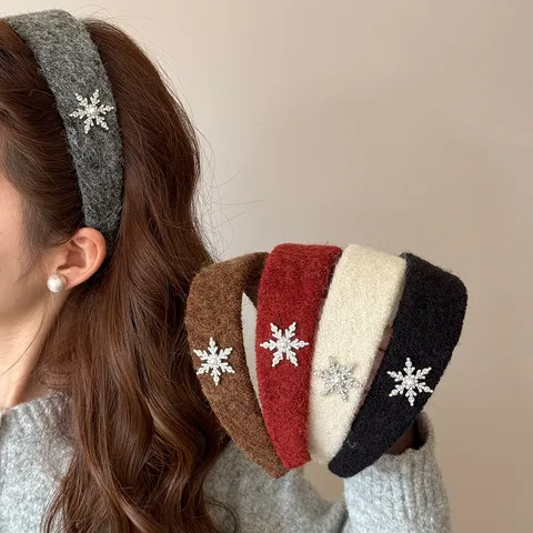 Winter Plush Snowflake Headband For Women Elegant Rhinestone Artificial Pearl Volumizing Hair Band Autumn Fashion Hair Accessories