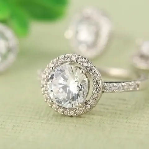 Women Large Round Halo Ring Copper Rhinestone Simulated Diamond Ring Hearts And Arrows Cut Luxury Jewelry Banquet Gift