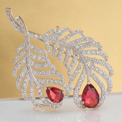 Vintage Luxury Copper Feather Brooch With Full 3A Zirconia Inlaid Electroplated Silver Feather Lapel Pin For Women Wedding Jewelry