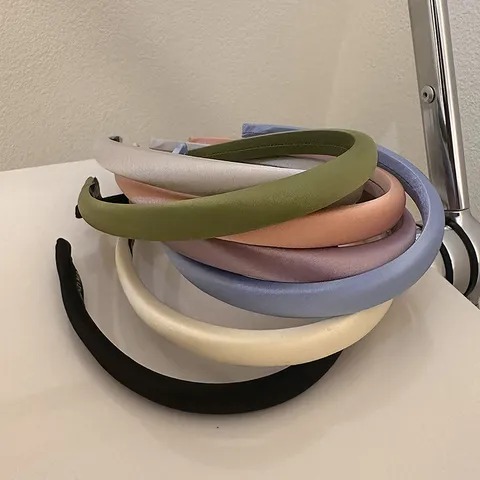 Serre-tête en Satin Chic Français Bandeau Mince Rembourré Élégant Serre-tête en Satin de Couleur Unie pour Femmes Accessoires de Cheveux Quotidiens