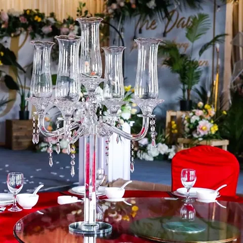 Luxury 5 Arms Crystal Candelabra Wedding Table Decoration Elegant Transparent Glass Candle Holder For Banquet Party Home Centerpiece