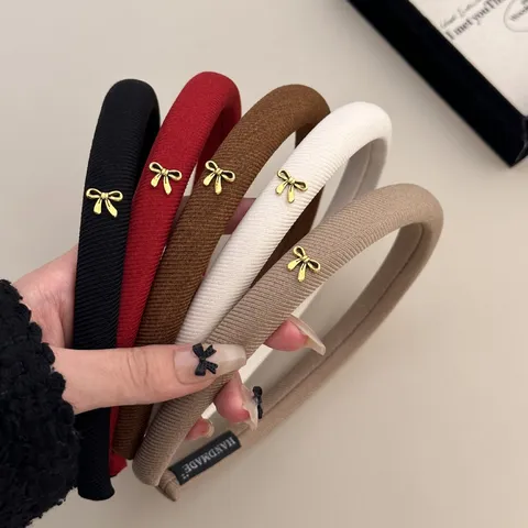 Diadema de Esponja Acolchada Retro Estilo Coreano para Mujer Decoración de Mariposa de Metal Dorado Tapa de Cráneo Alta Banda para el Cabello de Tela Gruesa