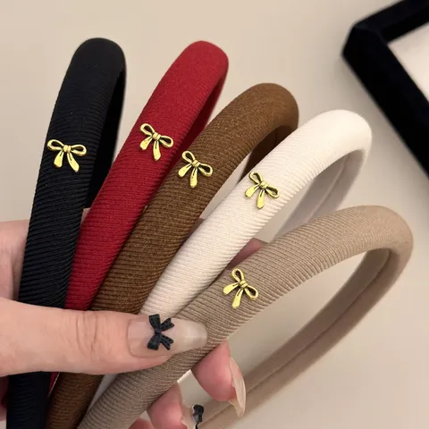 Diadema de Esponja Acolchada Retro Estilo Coreano para Mujer Decoración de Mariposa de Metal Dorado Tapa de Cráneo Alta Banda para el Cabello de Tela Gruesa