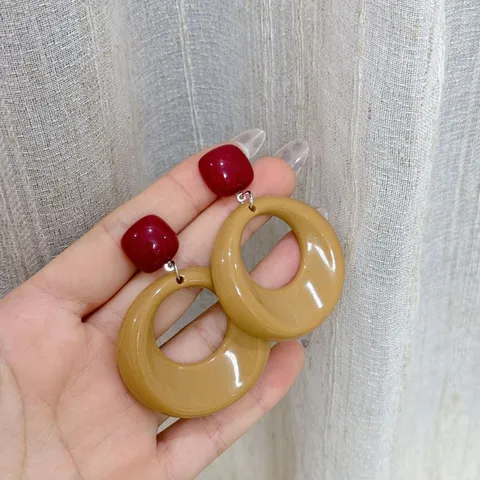 French Vintage Geometric Round Stud Earrings For Women Irregular Resin Alloy Electroplated Small Design Sense Summer Jewelry