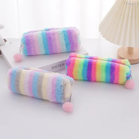 Astuccio in Peluche a Gradiente Carino Astuccio Ottagonale per Ragazze Morbida Borsa per Cancelleria in Pelliccia Con Ciondolo a Palla di Pelo