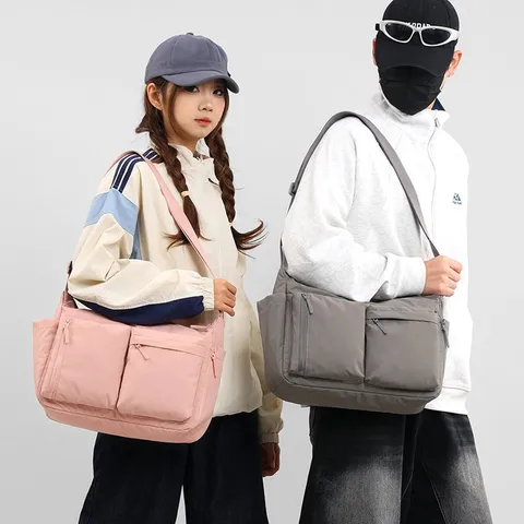 Borsa Messenger in Nylon Casual Giapponese da Donna Grande Capacità Multi Tasca Borsa a Tracolla Stile Workwear Borsa da Ciclismo