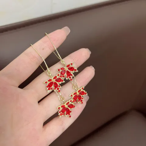 Korean Luxury Alloy Rhinestone Maple Leaf Earrings For Women Exquisite Red Leaf Tassel Ear Threader Long Dangle Earrings Jewelry Gift