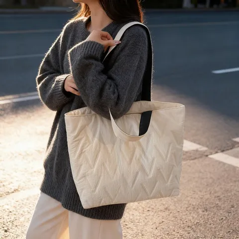 Bolso Tote de Gran Capacidad para Mujer con Diseño Acolchado en V de Nailon Bolso de Hombro Minimalista para Viaje Diario de Alta Calidad