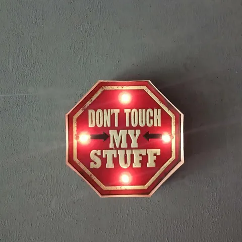Vintage Metal Road Sign Mur Suspendu Bar Décor Rétro Plaque En Fer Avec Lumières LED Pour Maison Chambre Décoration Murale