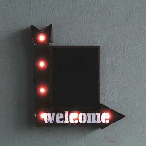 American Vintage Industrial Iron Wall Decor LED Light Welcome Arrow Sign Chalkboard Coffee Bar Home Wall Art Decoration