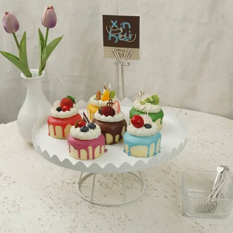 White Metal Cake Stand With Scalloped Wavy Edge Tall Dessert Display Stand For Wedding Birthday Party Hotel Buffet Cake Tray Decor