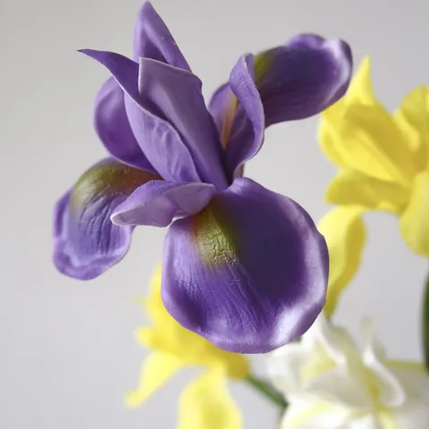 Hand Feel PU Artificial Iris Flower Single Branch European Style Decorative Fake Flower For Home Wedding Party Decor