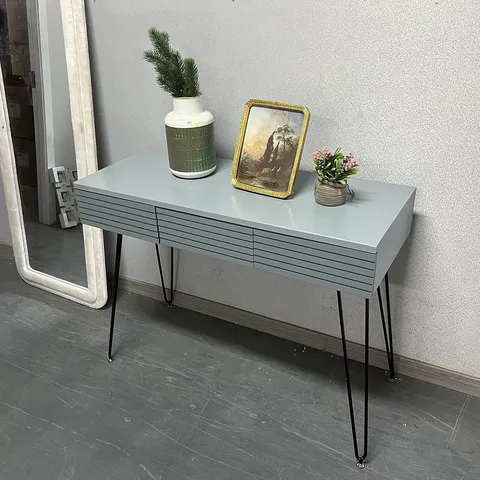 Modern Minimalist Dressing Table Solid Wood Vanity Desk Grey Slatted Drawers Makeup Table With Metal Hairpin Legs For Bedroom