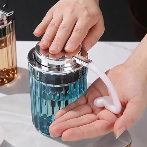 Refillable Foaming Soap Dispenser PET Striped Press Bottle For Facial Cleanser Shampoo Body Wash Bathroom Storage Style