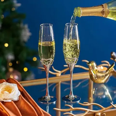 Luxus Kristall Champagnerflöten Set Mit Strass Ineinandergreifendem Herzstiel Galvanisierter Metallbasis Romantische Hochzeit Weingläser Elegante Jubiläumsparty Geschirr Geschenke