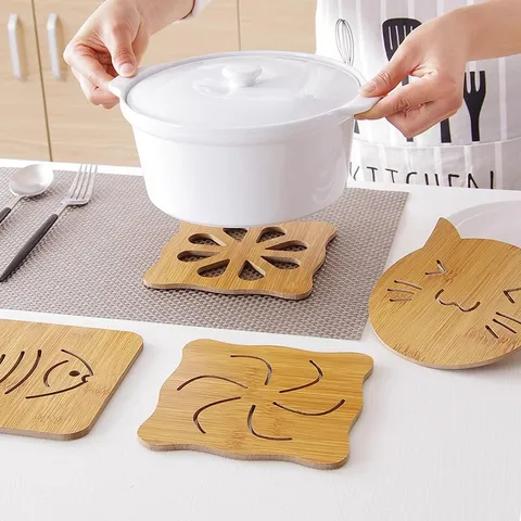 Cartoon Hollow Out Wooden Coaster Heat Resistant Non Slip Pot Bowl Mat Kitchen Tableware Anti Scald Table Protector Placemat