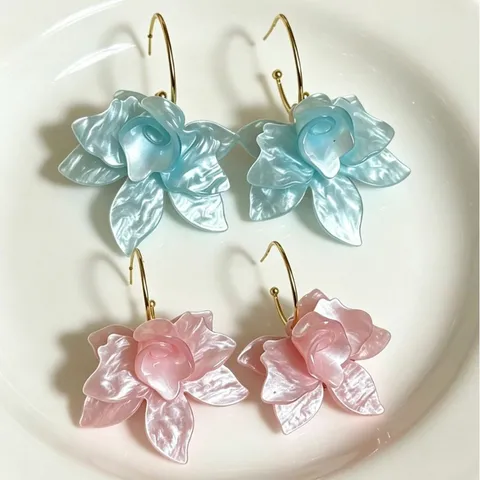 French Style Floral Drop Earrings For Women Elegant Resin Petal Flower Dangle Earrings Sweet Summer Alloy Electroplated Hoops Jewelry