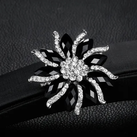 Alloy Rhinestone Flower Brooch For Women Black Faux Gemstone Floral Pin High-End Temperament Accessory For Suits Coats