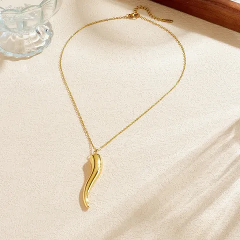 Women's 304 Stainless Steel Gold Plated Chili Pendant Necklace Italian Cornicello Minimalist Niche Jewelry Gift