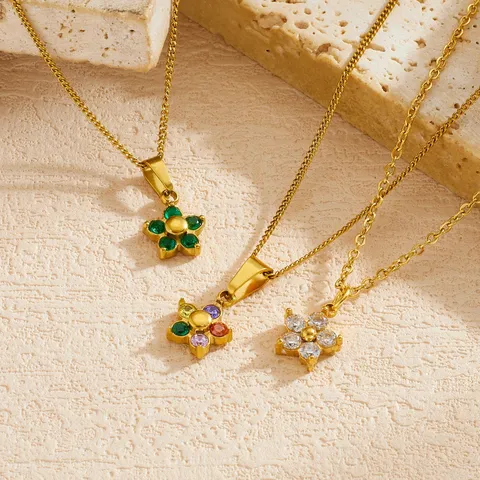 Elegant Stainless Steel Rhinestone Flower Pendant Necklace For Women Gold Plated Dainty Floral Everyday Jewelry Gift