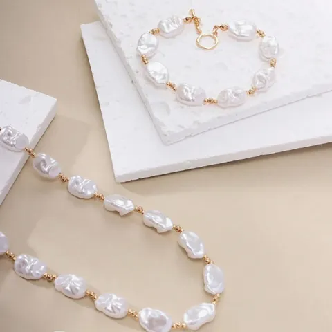 Collana di Perle Artificiali Barocche Irregolari Grandi Retrò Francese Con Chiusura OT Bracciale Oversize Donna