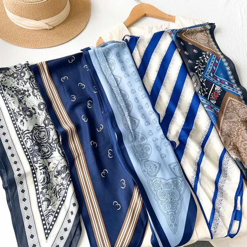 Vintage Printed Triangle Scarf For Women Silk Feeling Satin Neck Scarf Retro Patterned Head Wrap Lightweight Summer Accessory