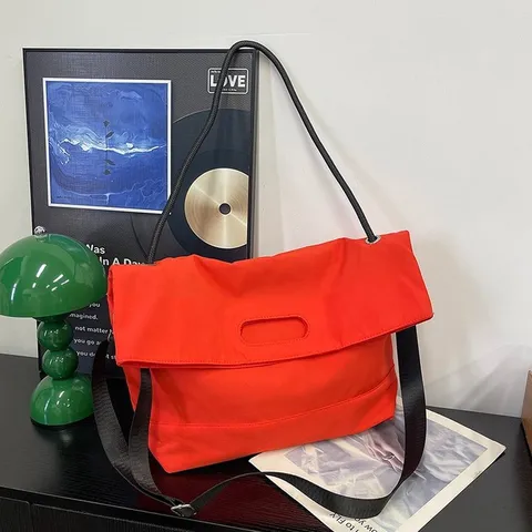 Minimalist Nylon Messenger Bag Japanese Style Large Capacity Tote Crossbody Bag Men Women Commute Gym Student Bag