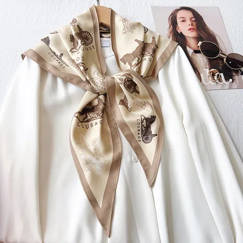 Luxus Pferdedruck Dreieckstuch Elegant Satin Seidenähnlich Halstuch Für Damen Vintage Mode Buchstaben Druck Dekorative Schal