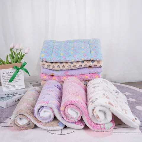 Thickened Coral Fleece Pet Blanket Warm Double Layer Soft Dog Cat Bed Mat Paw Star Pattern Washable Puppy Kitten Sleeping Cushion