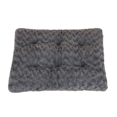 Soft Rose Pattern Plush Pet Bed Mat Rectangular Warm Fleece Dog Cat Cushion With Non-Slip Bottom For Winter Indoor Use