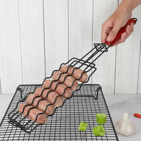 Multifunctional Black Iron BBQ Basket Portable Sausage Grill Rack With Red Wood Handle Wave Design Outdoor Grilling Tool