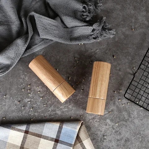 Macinapepe Manuale Professionale in Legno di Quercia Con Nucleo in Ceramica Spessore Regolabile Macinino per Sale e Spezie da Cucina