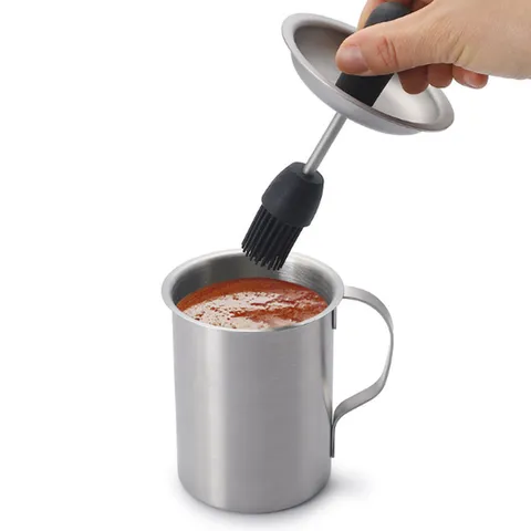 Stainless Steel Oil Dispenser Bottle With Integrated Silicone Brush For Kitchen BBQ Baking Oil Jar Container With Handle