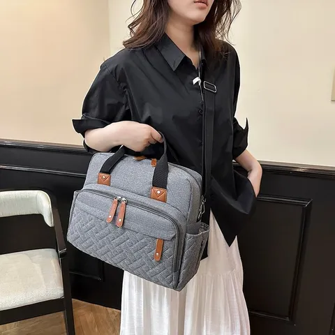 Fashion Quilted Large Capacity Diaper Bag For Women Durable Oxford Fabric Multi-Pocket Travel Mommy Bag Baby Care Tote Bag