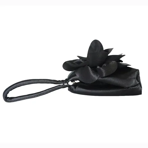 Sac de Soirée Élégant en Satin de Polyester Avec Grande Fleur en Tissu 3D Triangle Fermoir Magnétique Pochette Sac à Main pour Fête Banquet Femmes