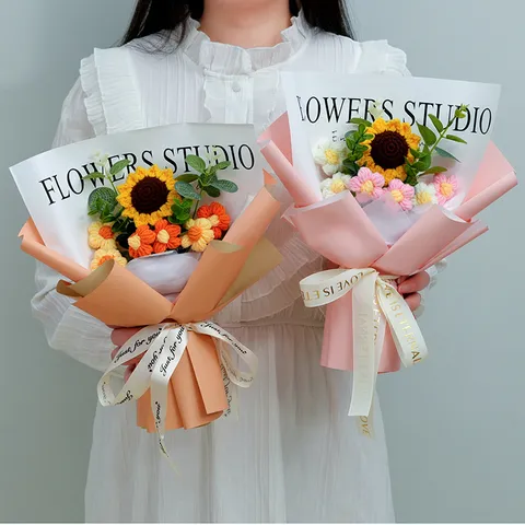 Handmade Knitted Sunflower Bouquet Artificial Yarn Crochet Flowers With Gift Bag String Light For Teacher Mother Day Festival Decor Home Accents Gift