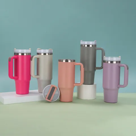Grande Capacité Gobelet Isolé en Acier Inoxydable Avec Poignée et Paille Tasse de Bouteille d'Eau de Voyage de Voiture Portable