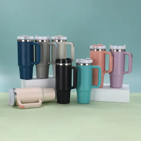Grande Capacité Gobelet Isolé en Acier Inoxydable Avec Poignée et Paille Tasse de Bouteille d'Eau de Voyage de Voiture Portable