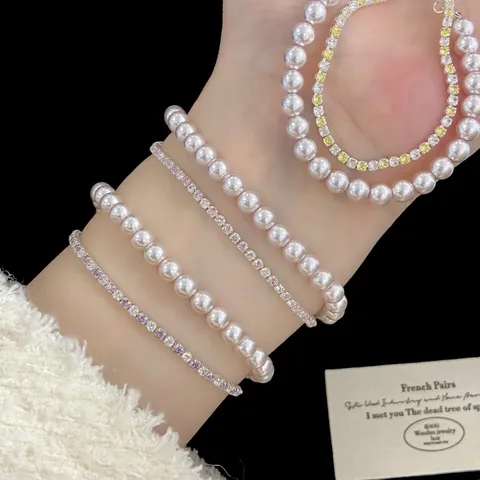 Braccialetto a Doppio Strato in Stile Francese per Donna con Zirconia Colorata e Perle Artificiali Regolabile Gioielli di Moda
