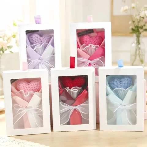 Bouquet de Fleurs de Cœur en Fil Crocheté Fait Main Boîte Cadeau Saint-Valentin Cadeau Romantique Fleur Tricotée Déco Maison