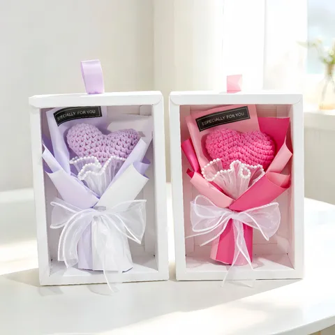 Bouquet de Fleurs de Cœur en Fil Crocheté Fait Main Boîte Cadeau Saint-Valentin Cadeau Romantique Fleur Tricotée Déco Maison