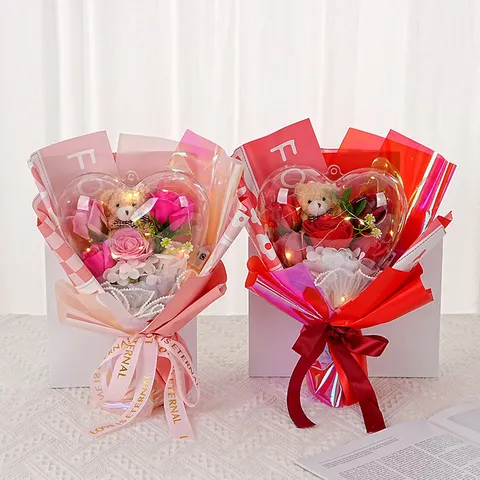 Romantischer Herzförmiger Acryl-Seifenrosenstrauß mit Plüschbär und LED-Licht Valentinstags-Muttertagsgeschenk Blumenarrangement