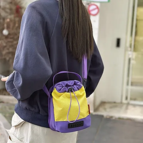 Bolso Bandolera de Cubo Deportivo con Cordón de Nailon Ligero Color de Contraste para Mujer y Hombre