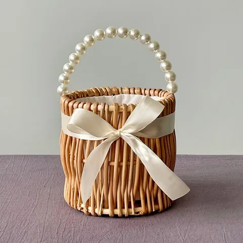 French Pastoral Willow Woven Gift Basket With Artificial Pearl Handle Satin Bow Ribbon Decorative Wedding Bridesmaid Favor Basket For Party Home Decor