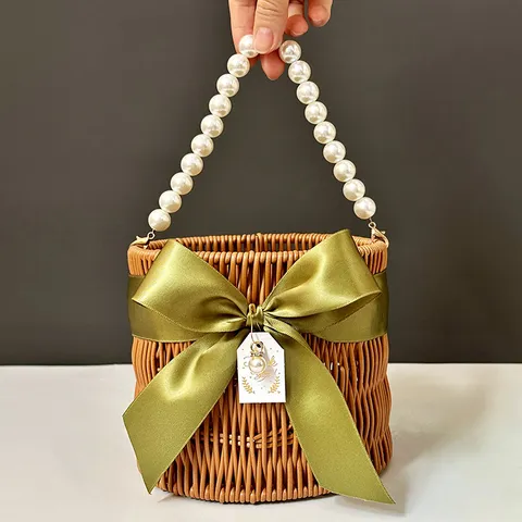 Rattan Storage Basket Woven Gift Basket With Pearl Chain Handle Wedding Bridesmaid Gift Box Decorative Storage Bin