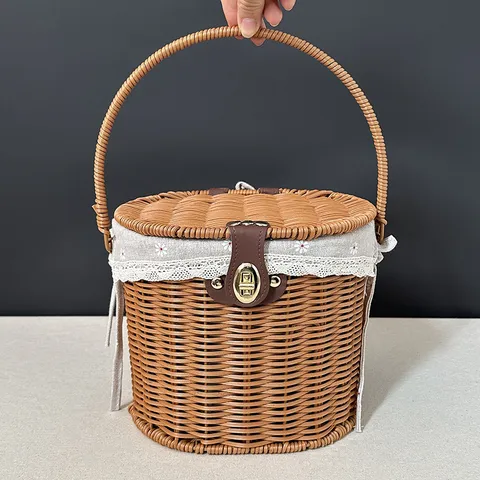 Vintage Woven Storage Basket with Lid Fabric Lining Lace Trim Plastic Rattan Picnic Basket for Home Fruit Storage