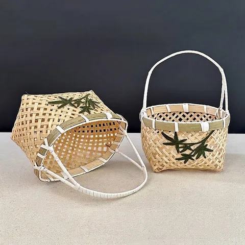 Handmade Bamboo Basket Mini Fruit Dessert Storage Basket With Handle Pastoral Style Woven Basket Gift Box For Home Wedding Decoration