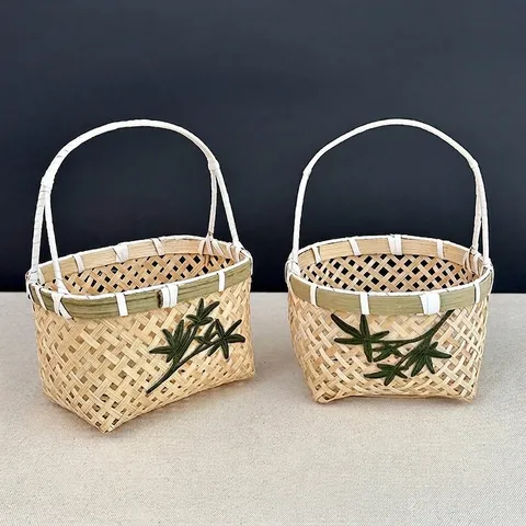 Handmade Bamboo Basket Mini Fruit Dessert Storage Basket With Handle Pastoral Style Woven Basket Gift Box For Home Wedding Decoration