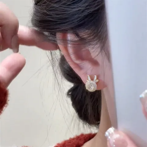 Elegante Set di Orecchini a Bottone Collana E Anello con Cervo Rotante in Zirconia per Donna Regalo di Natale Gioielli Stile Coreano