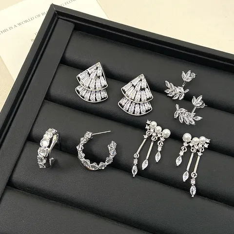 Exquisite Modische Strass Ohrstecker Für Damen Light Luxury Premium Feel Geometrische Blatt Fächer Perlen Quasten Ohrringe Schmuck